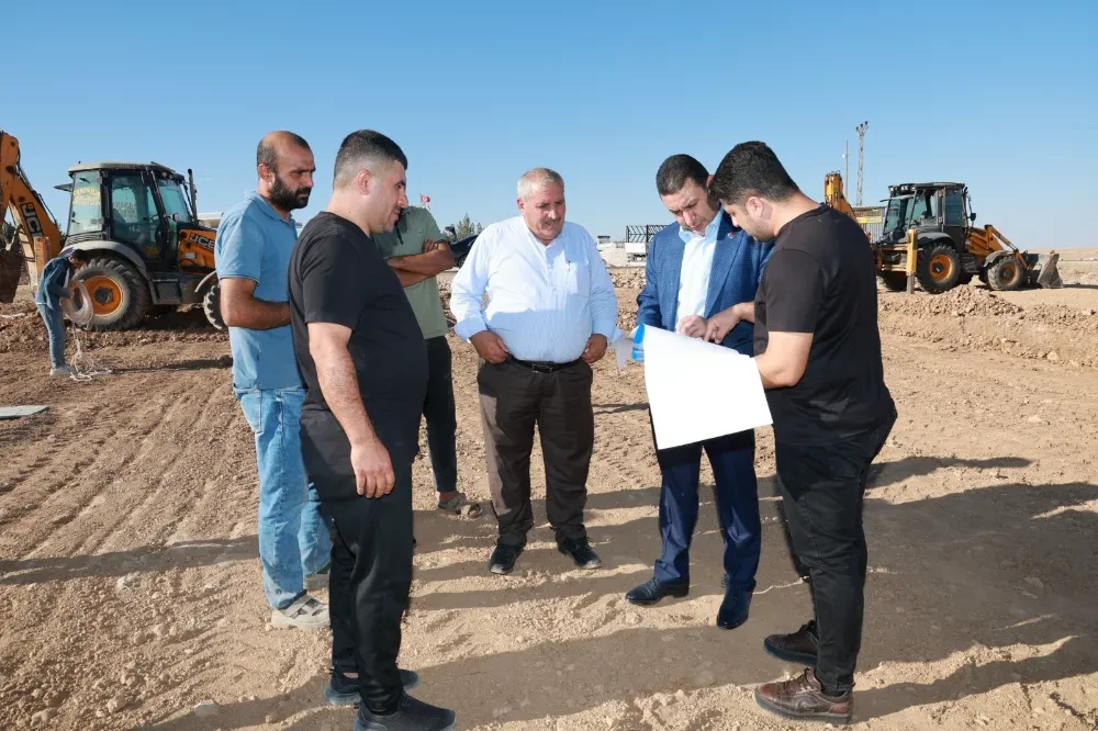 BAŞKAN ÖZYAVUZ MÜJDEYİ VERDİ: HER MAHALLEYE BİR HALI SAHA YAPACAĞIZ