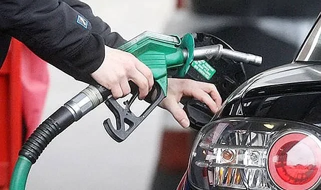 Benzine 1 Lira 22 Kuruşluk Zam Yapıldı: Yeni Fiyatlar Bugün Geçerli Oldu