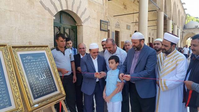 Dunyanin en eski camilerin Fotoğraflari ve Hüsnü hat Sergisinin açılışını yapıldı