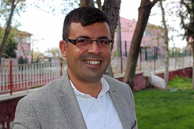 Eğitimci Özyavuz``dan Eğitime Gönüllü Destek.