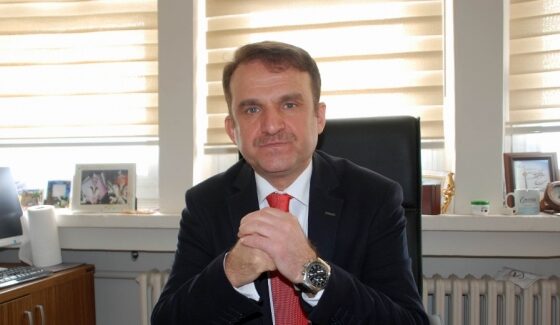 Bizler yokluklara rağmen çok daha şanslı bir çocukluk yaşamışız!